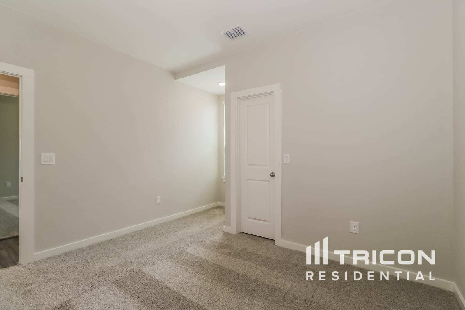 Building Photo - 441 Raglands Rd