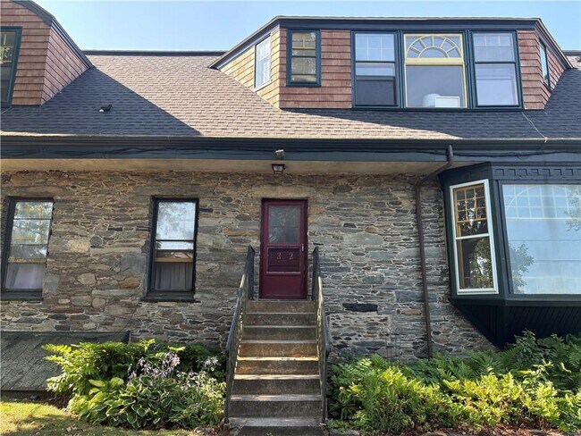 Building Photo - 438 Wolcott Ave