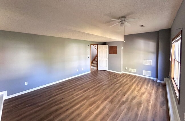 Building Photo - 3bd/2bath Home North of the River!!