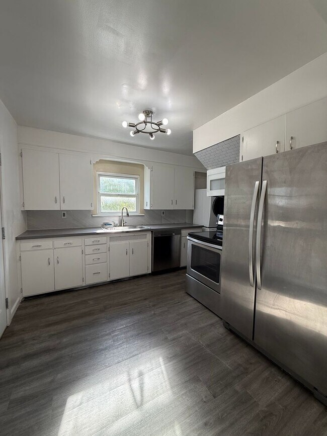 Building Photo - Well-Maintained 3-Bedroom Home in Prime Everett Location