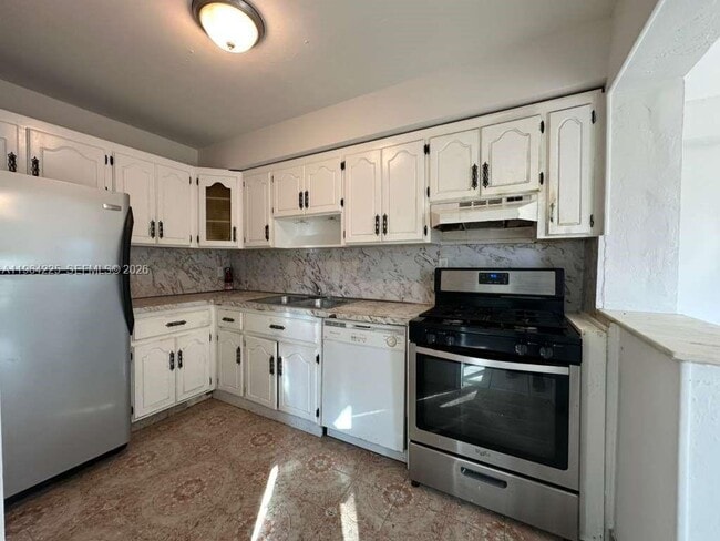 Building Photo - 926 Polk St