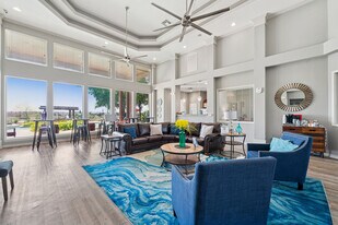 Building Photo - Blue Lake Villas