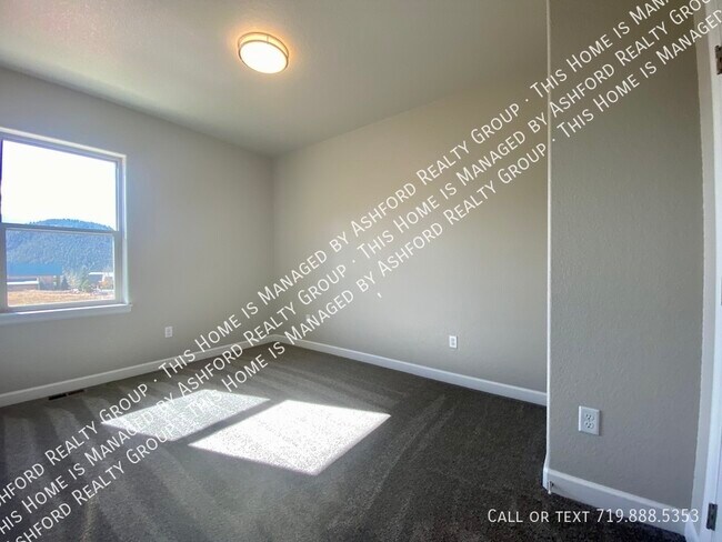 Building Photo - 520 Brecken Ct