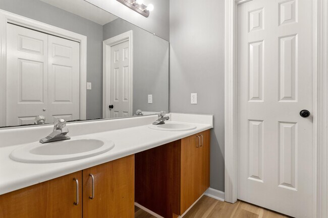 Building Photo - 918 Old Zebulon Rd