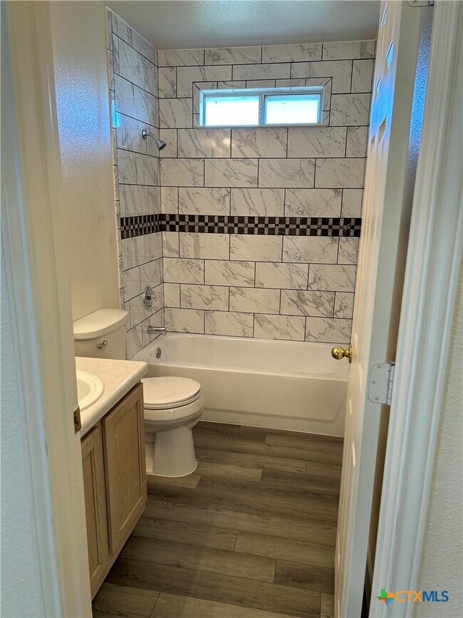 Building Photo - 2203 Tracey Ann Ln