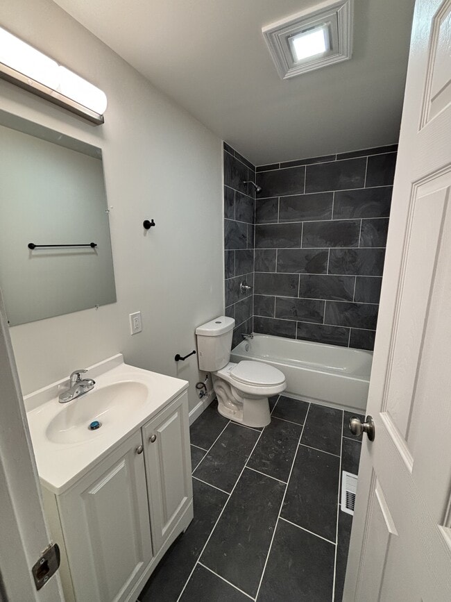 Building Photo - 6826 E 3rd Ave