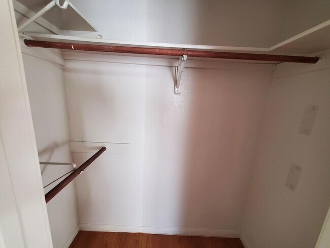 Building Photo - 1733 Horseshoe Cir