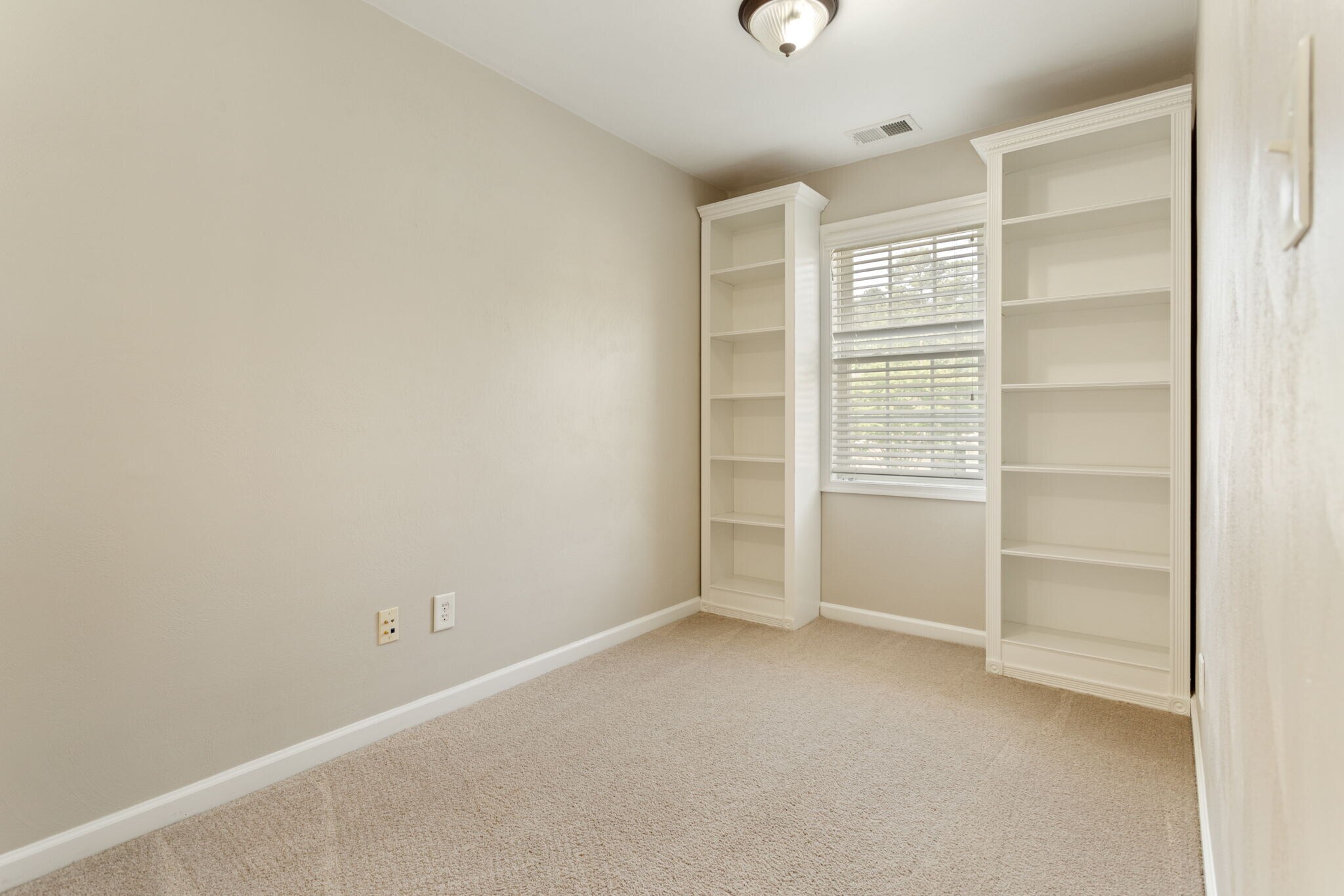 Building Photo - 22301 Tradewinds Dr