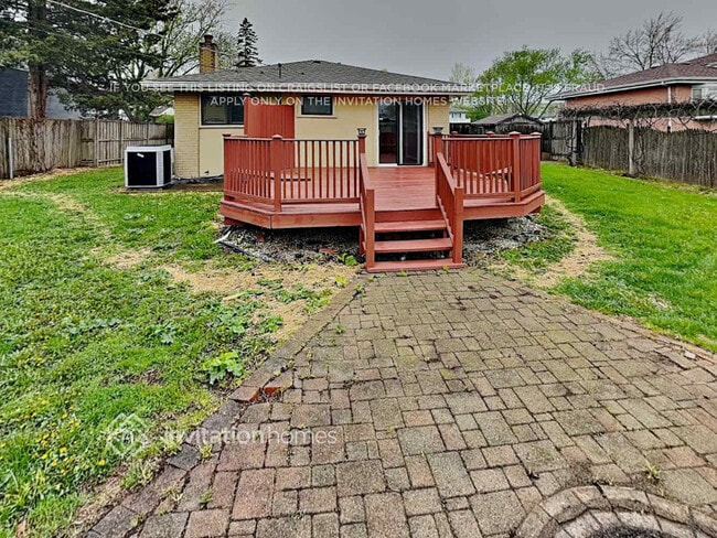 Building Photo - 21 Julie Dr