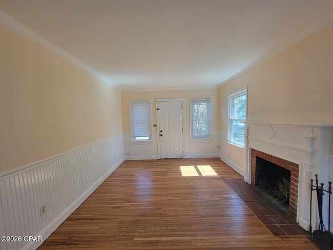 Building Photo - 131 Allen Ave