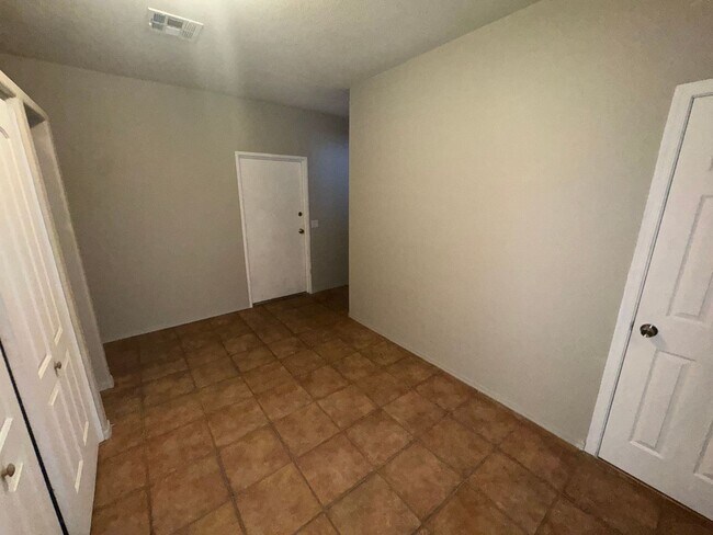 Building Photo - 2 Bedroom - 2 Bath - Garage - 940 Sq. Ft. Condo Tempe Town Lake Condos