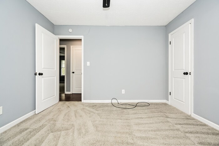 Building Photo - 7275 Indian Hill Trail