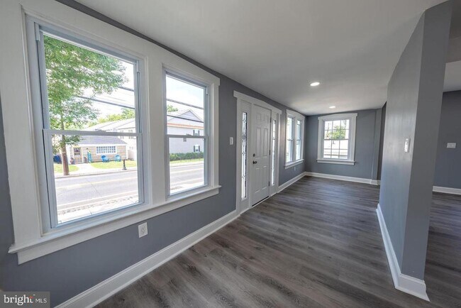 Building Photo - 316 Clements Bridge Rd