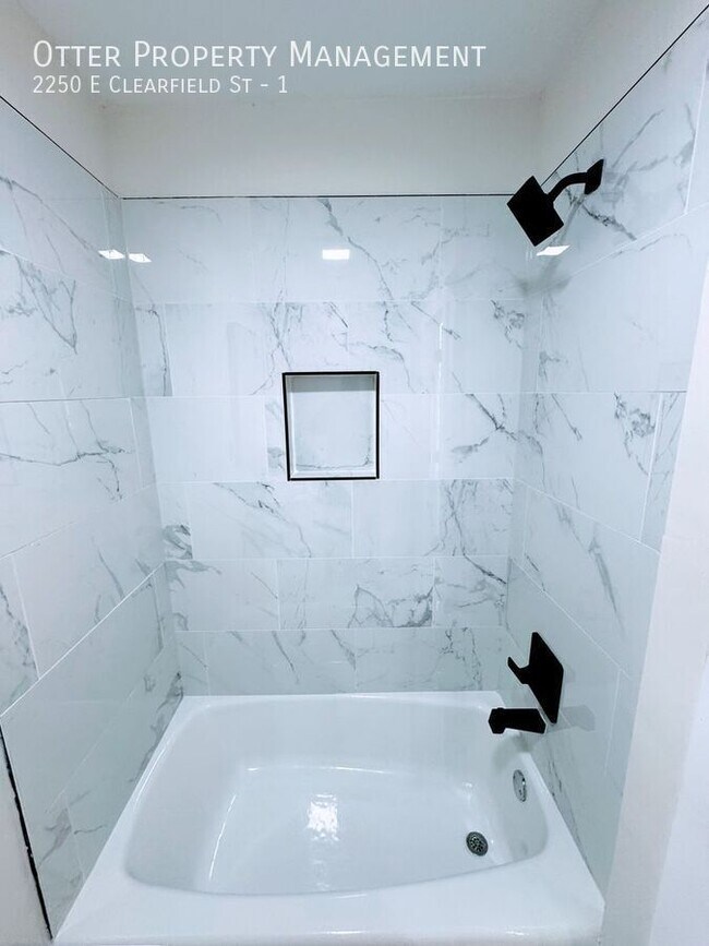 Building Photo - 2250 E Clearfield St