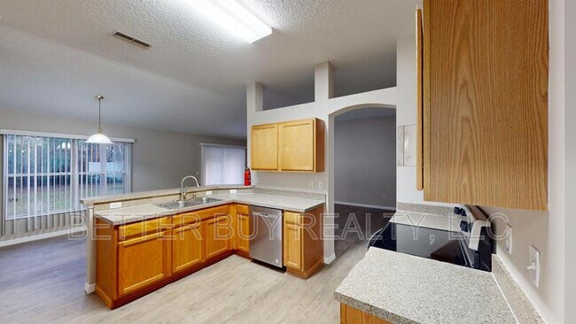 Building Photo - 23 Burning Tree Pl