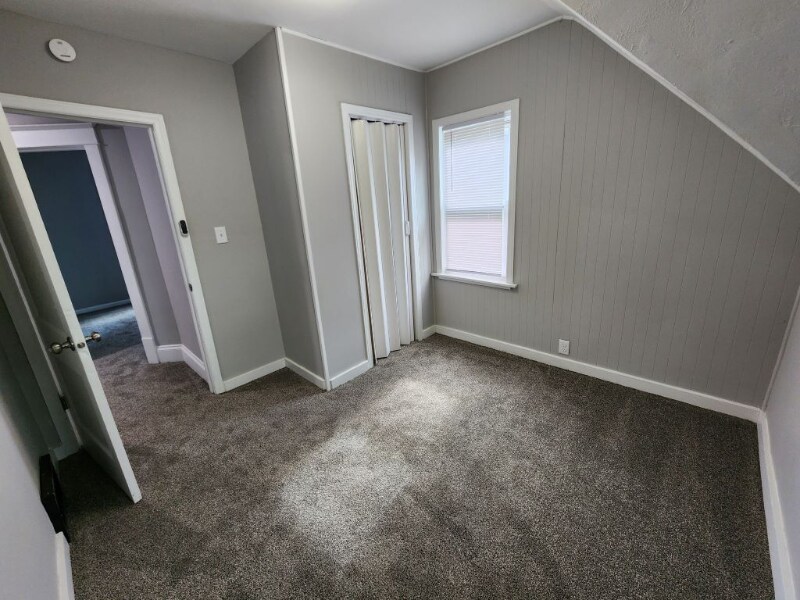 Building Photo - 432 48th St