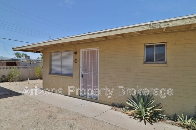 Building Photo - 2110 S Granada Dr