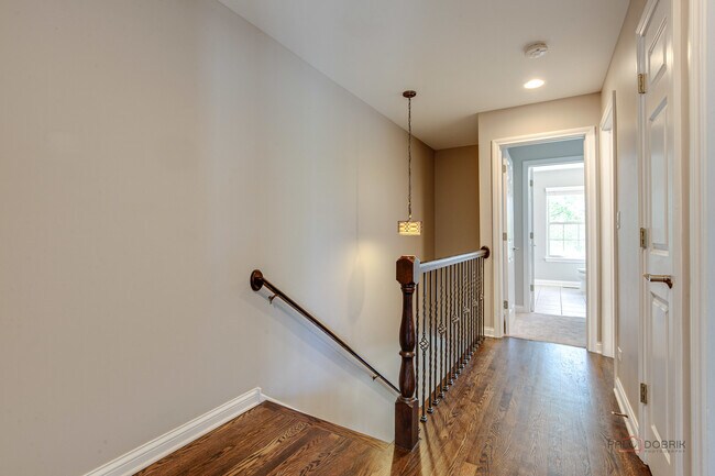 Building Photo - 2460 Violet St
