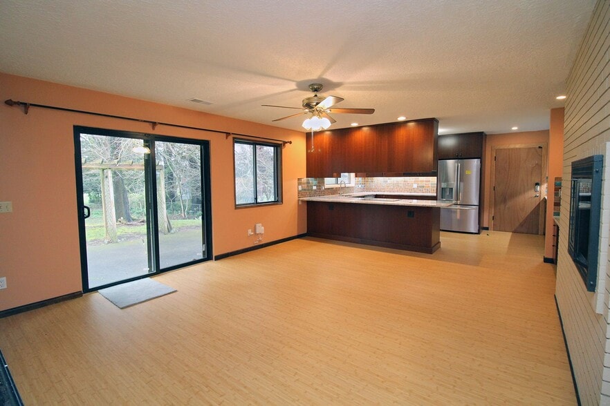 Building Photo - 2727 SE 58th Ave