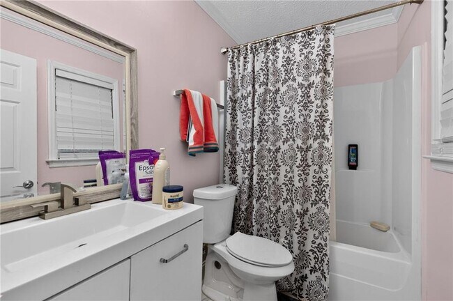 Building Photo - 4053 Cooper Ridge Ct SE