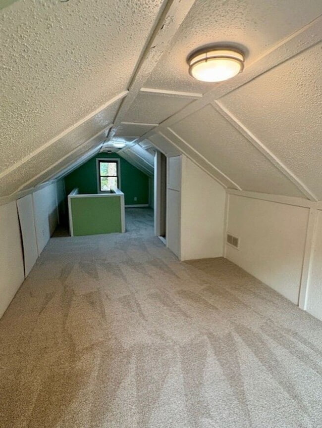 Building Photo - Charming 4-Bedroom Home in the Heart of Wi...