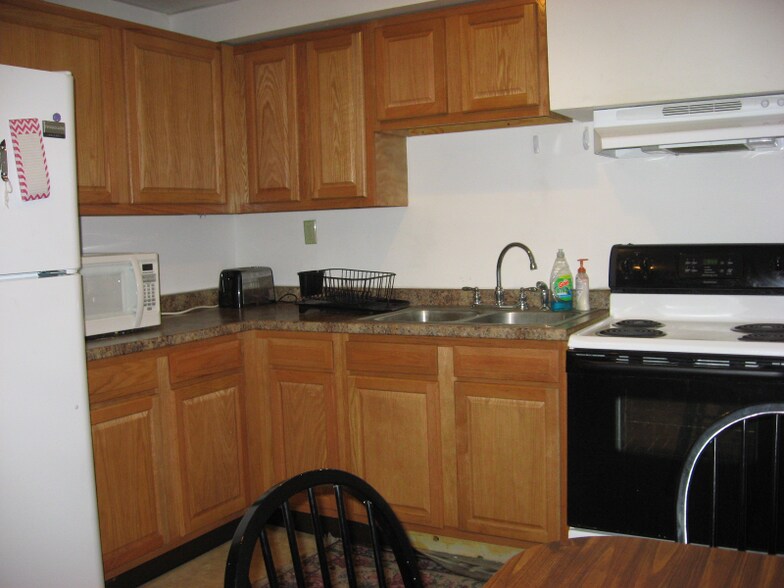 Primary Photo - 12 Park St