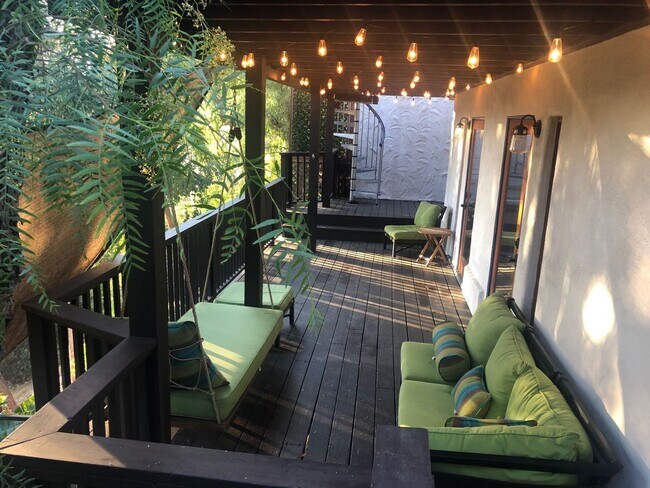 Building Photo - Elegant, Multilevel 3 Bedroom 2 Bathroom in Hillcrest / North Park with Outdoor Space