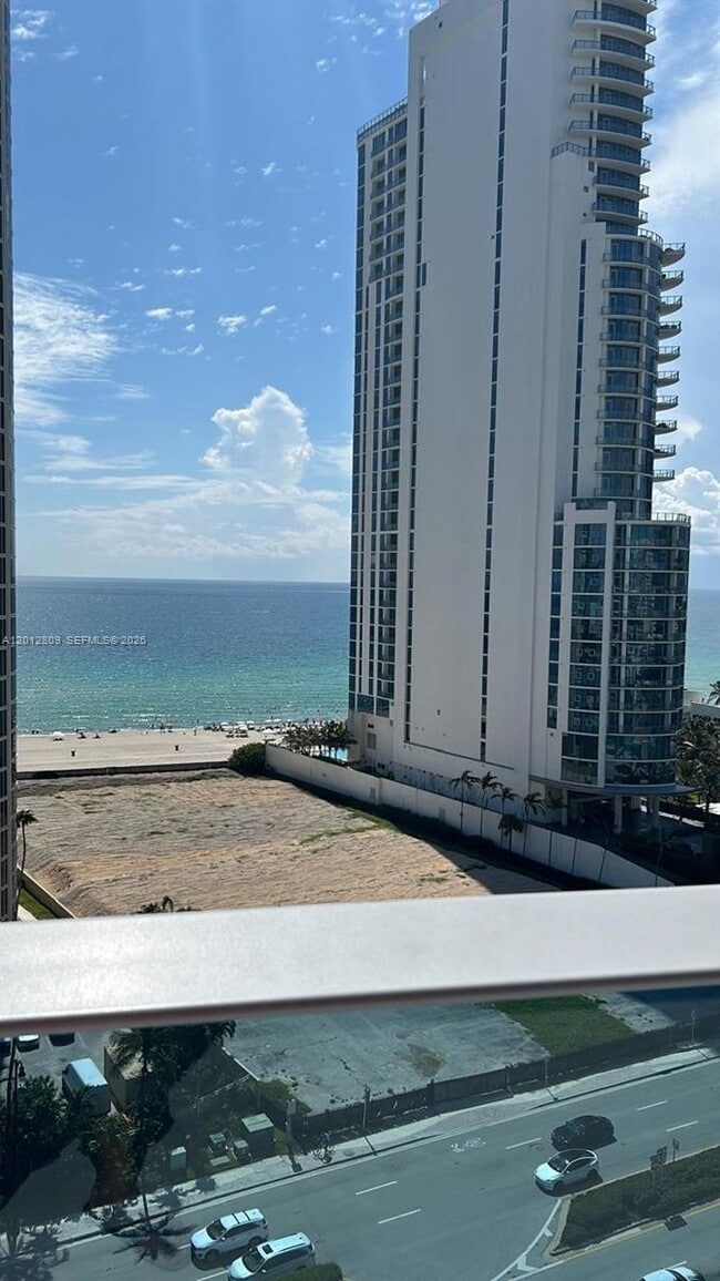 Building Photo - 17550 Collins Ave