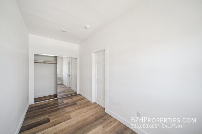 Building Photo - 1318 S Mariposa Ave