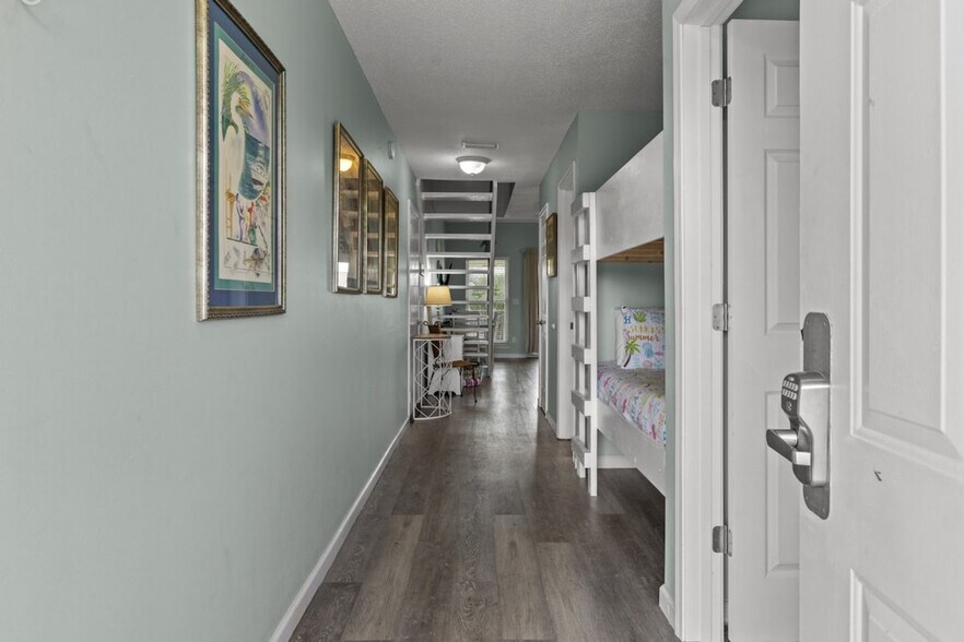 Building Photo - 1630 Scenic Gulf Dr