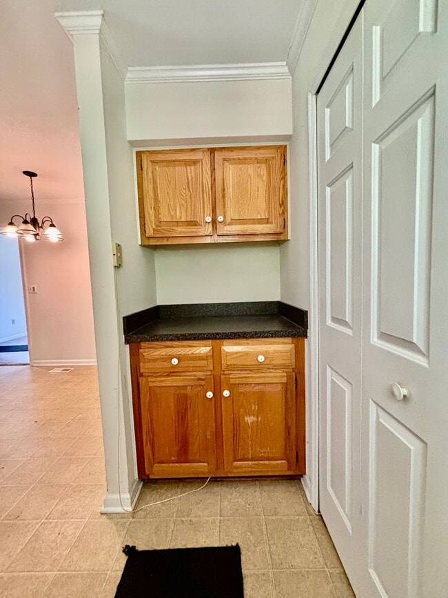 Building Photo - 2 Bedroom, 2 Bathroom Home Available in Ca...