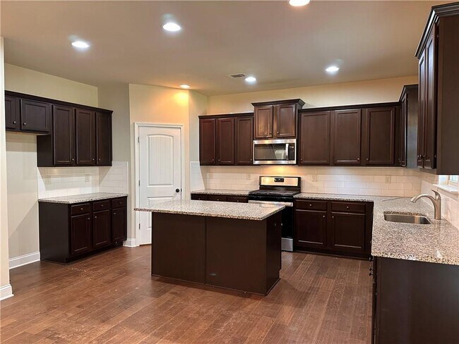 Building Photo - 2611 Melton Common Dr