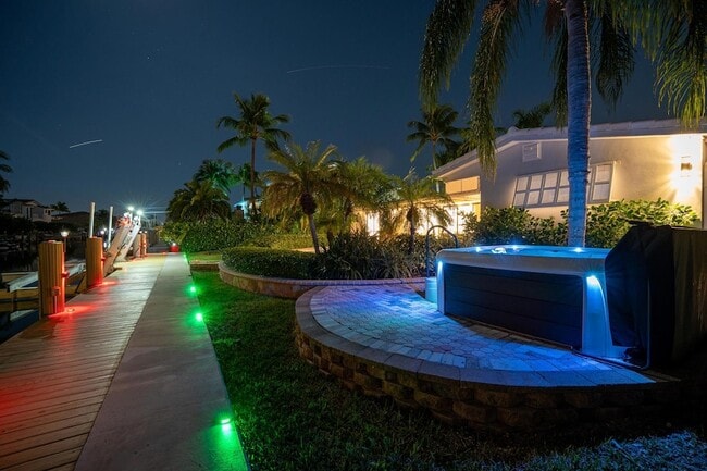 Building Photo - 2531 NE 47th St