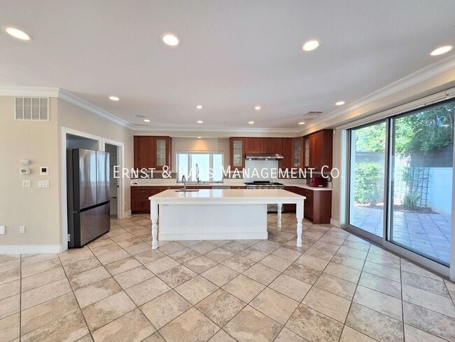 Building Photo - 1848 Benecia Ave