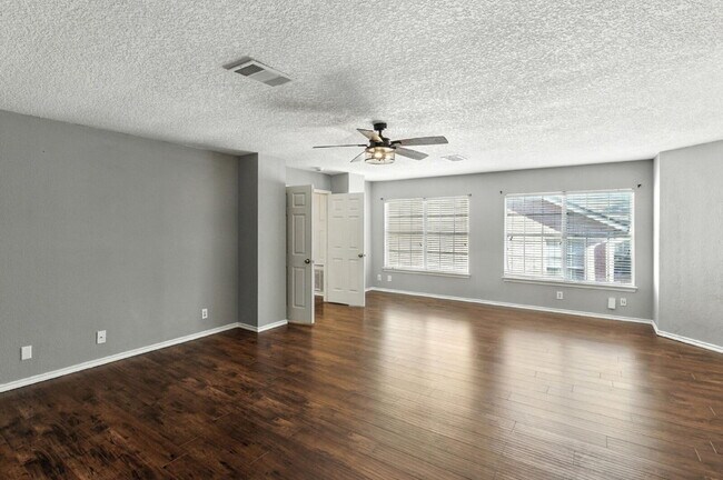 Building Photo - 22023 Oriole Hill Dr