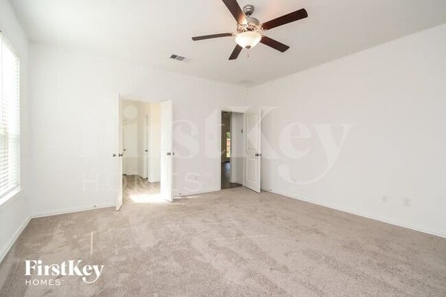 Building Photo - 15122 Arlington Park Ave