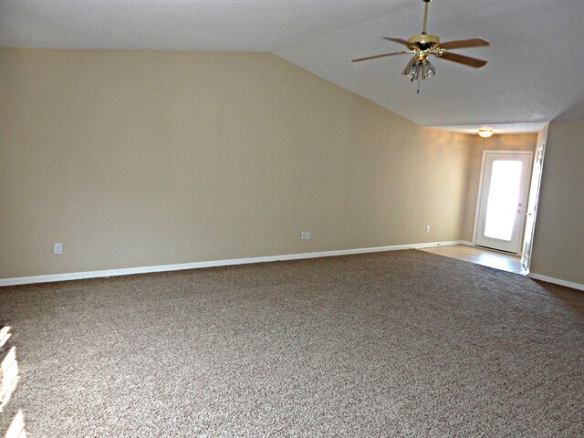 Building Photo - 322 Brookview Dr