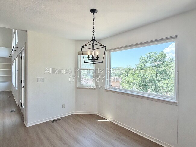 Building Photo - 1755 Smoke Ridge Dr