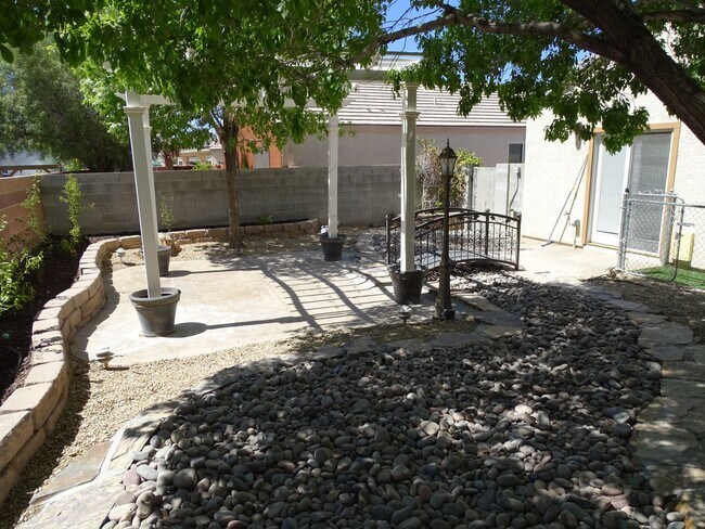 Building Photo - 3 Bedroom Single Story Northwest Vegas Home