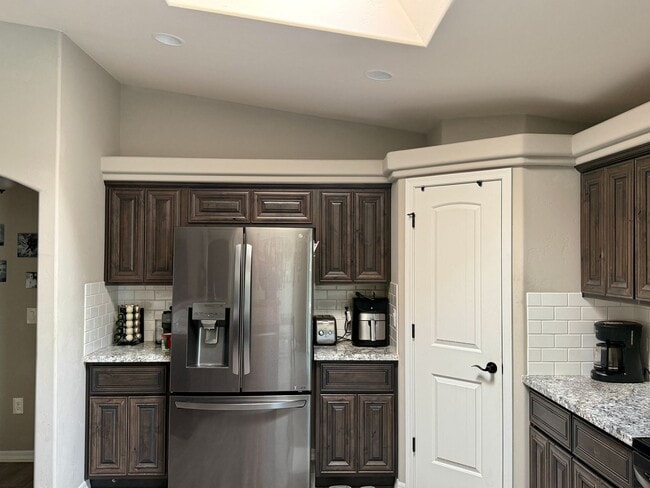 Building Photo - This home has EVERYTHING and is ready for you!