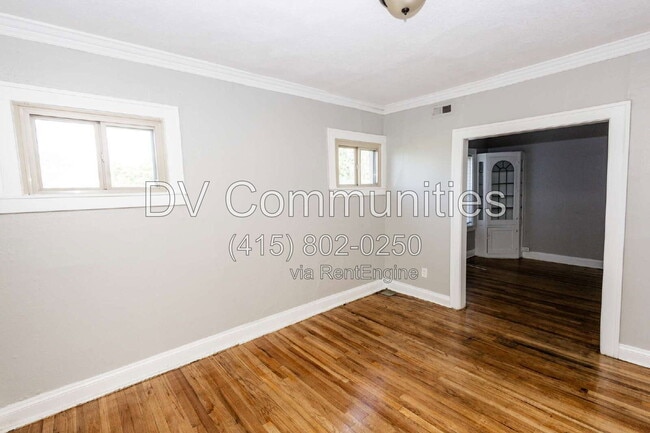 Building Photo - 2988 S Moreland Blvd