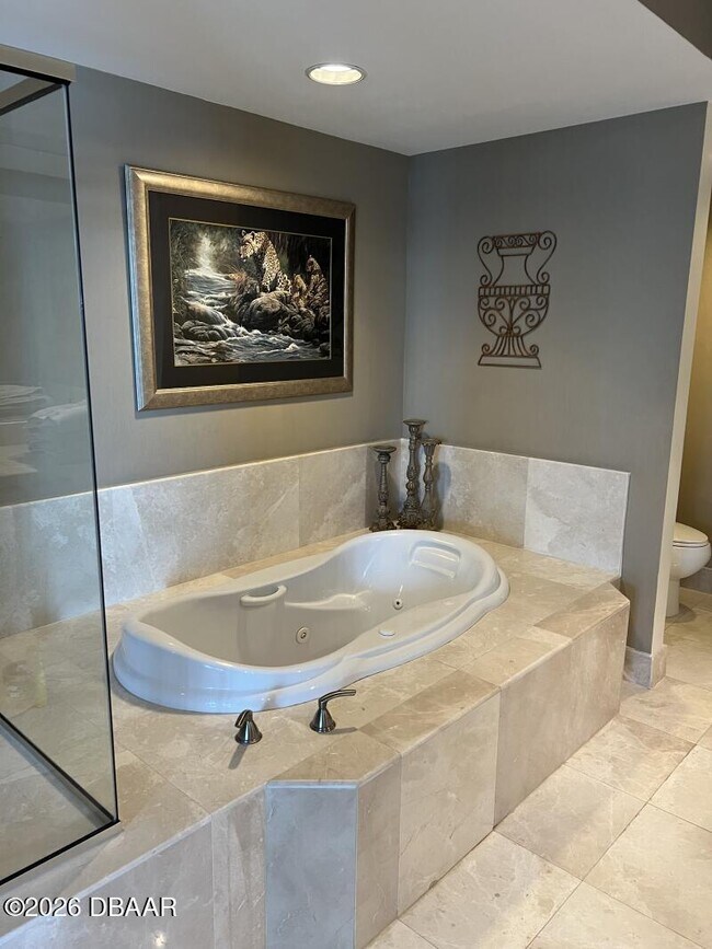 Building Photo - 241 Riverside Dr