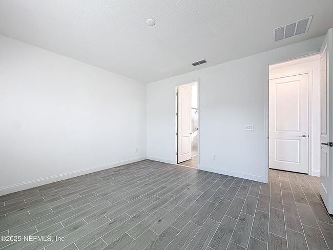 Building Photo - 289 Pentwater Rd