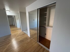 Building Photo - 65 Clarkson St