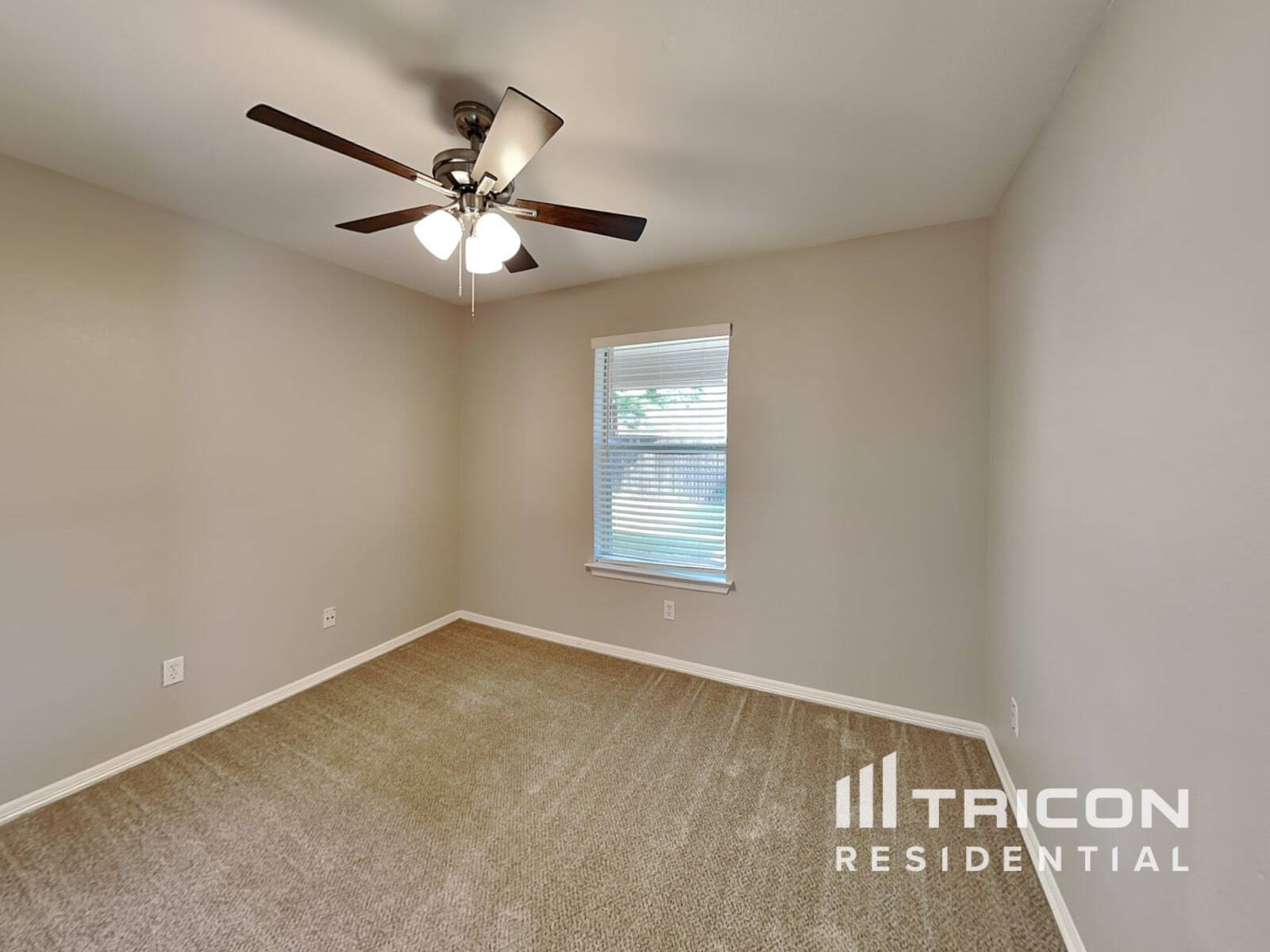 Building Photo - 1082 Roundrock Dr