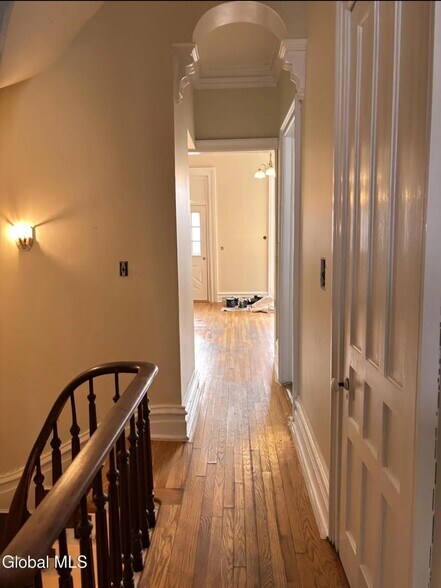 Building Photo - 44 Clinton Ave