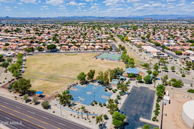 Building Photo - 9941 W Tonopah Dr