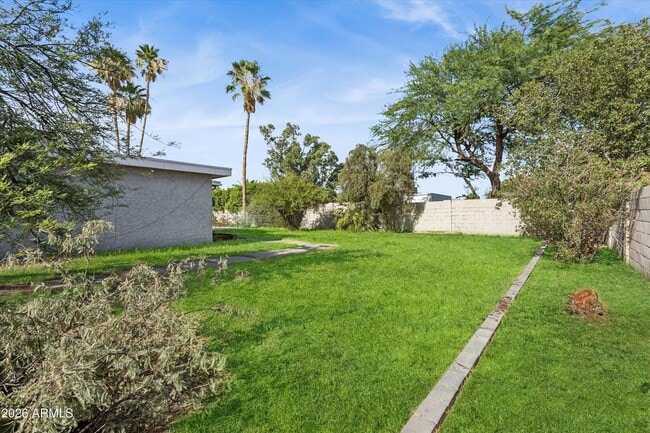 Building Photo - 13801 N 56th Pl