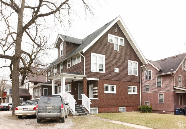 Building Photo - 1015 Church St