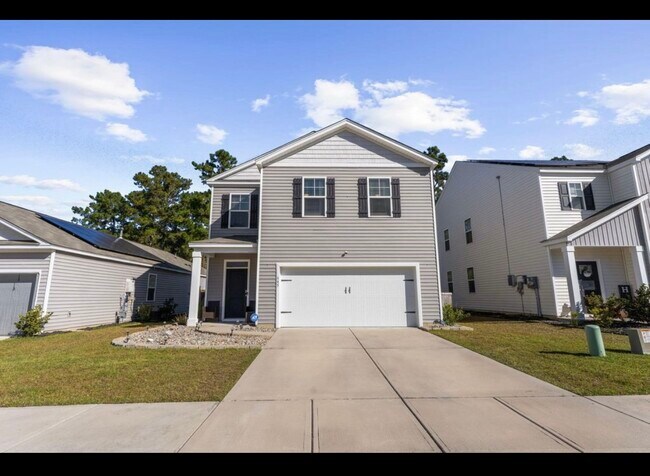 Building Photo - 645 Silver Spruce St